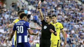 Os casos do FC Porto-Famalicão: Evanilson foi bem expulso? Devia ter sido mostrado vermelho a Zaydou?