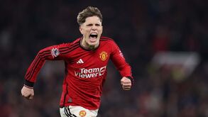 Tensão no Manchester United: Garnacho dá likes em comentários contra Ten Hag