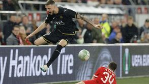 Zeno Debast referenciado pelo Sporting para a defesa