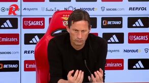 «Paciência e confiança»: Kökçü reage ao regresso ao onze do Benfica