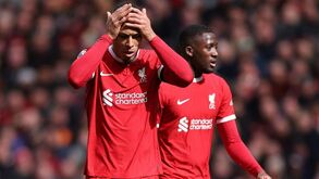 Dois candidatos vão ao fundo na Premier League