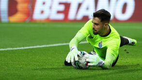 Diogo Costa obrigado a parar por lesão mas pode voltar a tempo do Sporting