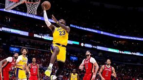 Lakers nos playoffs da NBA e Warriors eliminados