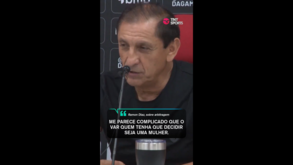 «É complicado quando as decisões são tomadas por uma mulher»: treinador do Vasco envolvido em polémica
