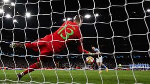 Rüdiger ajuda Lunin a defender penálti de Kovacic: veja o que fez o central no momento decisivo