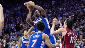 Philadelphia 76ers vencem Miami Heat e disputam playoff da NBA com Knicks