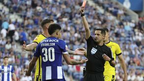 Agressão de Evanilson a Mihaj resulta em dois jogos de suspensão