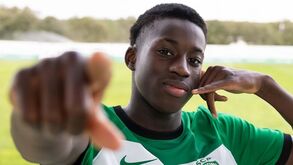 Salvador Blopa assina com o Sporting e quer seguir Geny Catamo: «Gosto muito de o ver jogar»