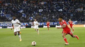 Neres reage à eliminação do Benfica e recebe apoio dos adeptos: «Não foi por ti que não passámos»