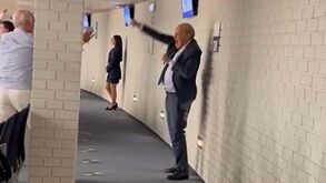 Pinto da Costa na entrega do troféu do voleibol ao Museu FC Porto: «Ficarão para sempre no meu coração»