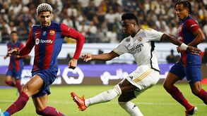 Real Madrid-Barcelona: ou os blancos dão machadada final ou os culés ressuscitam...