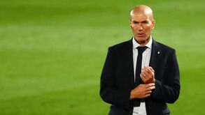 Zidane espreita regresso ao ativo: entre Munique e… Old Trafford