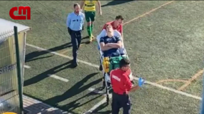 Adepto agride guarda-redes na AF Aveiro: vítima teve de ser transportada de maca para o hospital