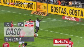 Farense pediu penálti neste lance mas árbitro nada marcou