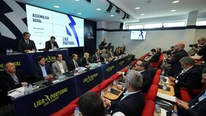 Proposta de regulamento prevê redução... da taxa de álcool no acesso aos estádios