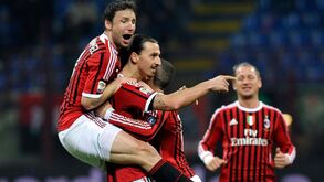 Mudança à vista: Ibrahimovic quer Van Bommel no Milan