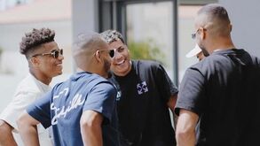 As imagens da festa de aniversário de Arthur Cabral com vários jogadores do Benfica presentes