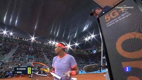 Nadal perde a cabeça e 'pega-se' com árbitro: «Chame o seu supervisor»