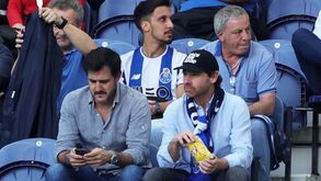 Villas-Boas despede-se do seu cantinho no Dragão: porta 13, entrada 12, sector 15, fila 30, lugar 4