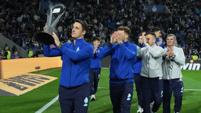 Vencedores da Taça de Portugal de hóquei em patins exibiram troféu no Estádio do Dragão