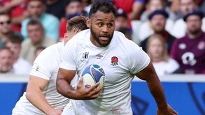 Oito polícias, dois choques elétricos, sedado e amarrado a uma cama: internacional inglês preso em Maiorca