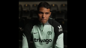 Thiago Silva anuncia em lágrimas que vai deixar o Chelsea: «Espero voltar com outro papel»