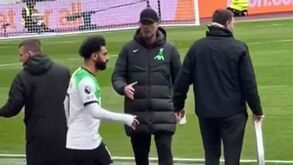 Salah ignorou Klopp de propósito? Discussão no West Ham-Liverpool continua a dar que falar