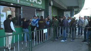 Confusão em Alvalade: longas filas e revolta na busca por bilhetes para o Portimonense