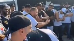 Jogadores do Vasco da Gama 'apertados' em reunião com claque: «Vão jogar na casa do c...»