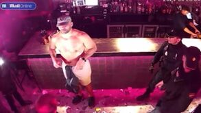 Imagens de vigilância mostram como polícia manietou e deteve possante jogador de râguebi inglês