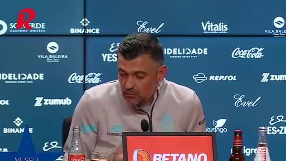 Treinador do FC Porto confrontado com notícia de Record