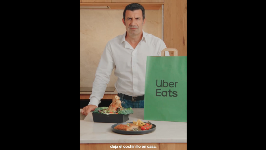 Ex-internacional português fez parceria com a Uber Eats Espanha para recordar a mítica noite em que disputou o 'El Clásico' após de trocar a Catalunha por Madrid