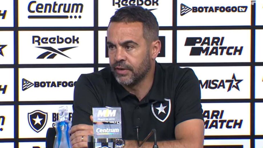 Treinador acalma a euforia dos adeptos