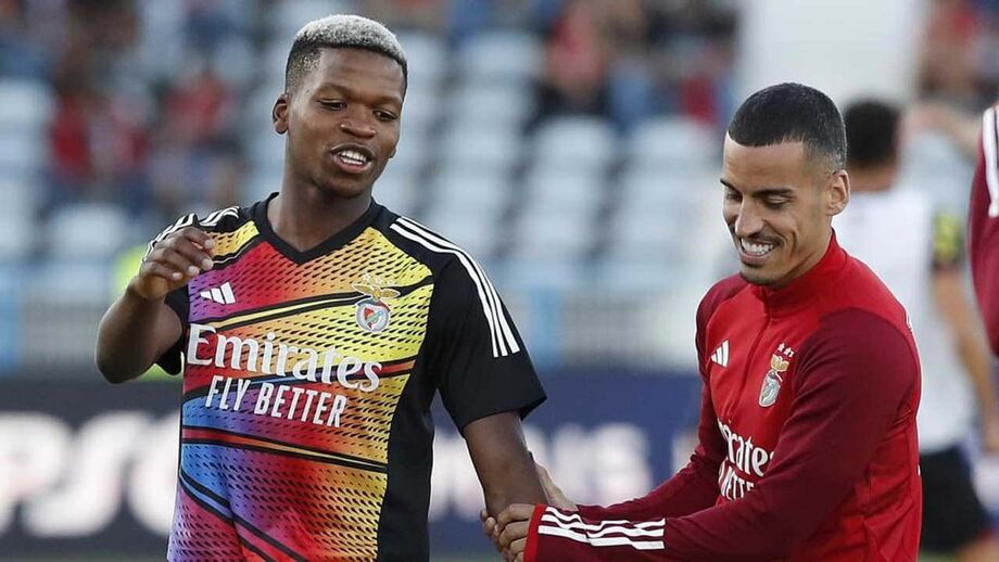 Antigo médio do Benfica deixou elogios aos dois jovens jogadores dos encarnados