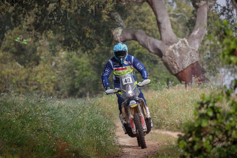 Tal como Bruno Santos, em Husqvarna, nas motas