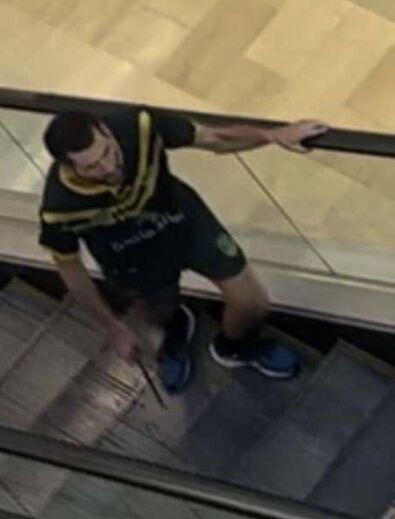 Suspeito de tiroteio e esfaqueamento em centro comercial em Sydney