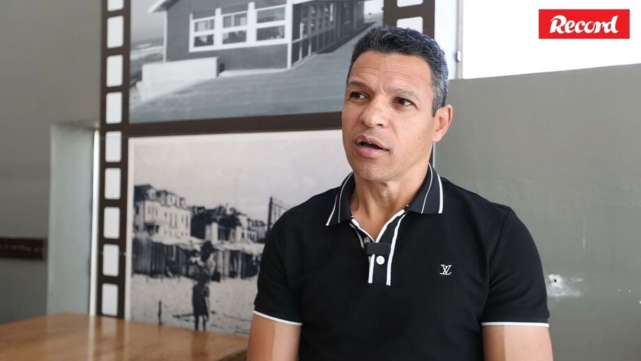 Derlei: «Em Sevilha, olhei à volta do estádio e percebi que tinha feito história»