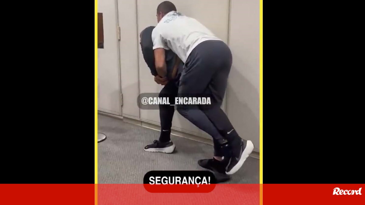 Não é O Que Parece Poatan Vence Cormier Num Corredor De Hotel