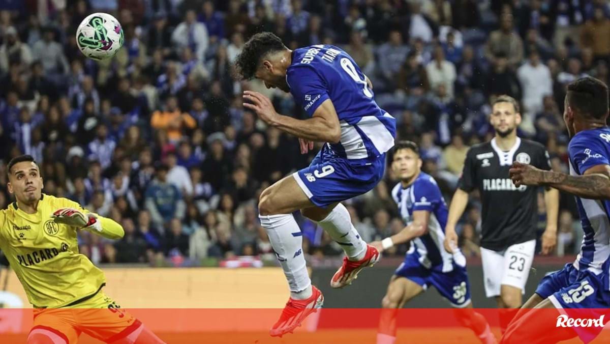 A crónica do FC Porto-Boavista, 2-1: muralha de Simão quase trava o Dragão