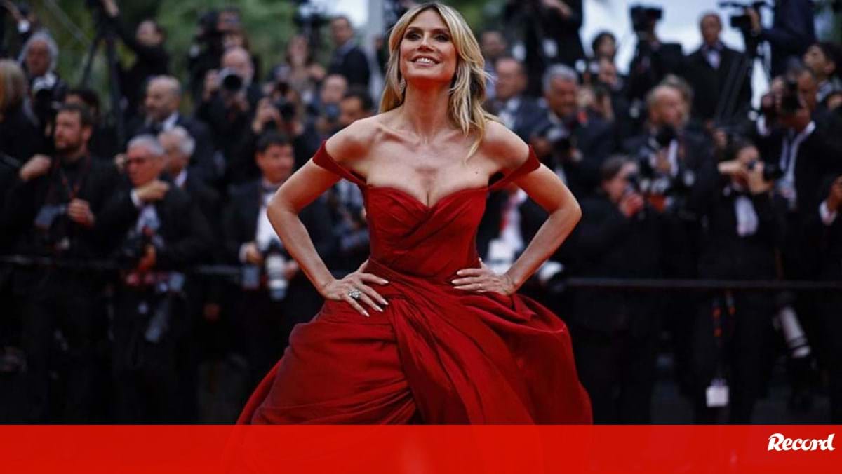 Heidi Klum volta a fazer das suas na passadeira vermelha de Cannes