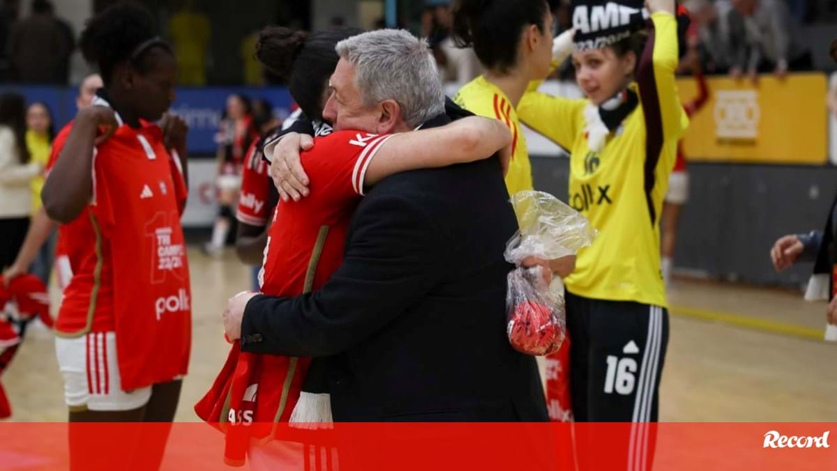Benfica estranha não ter recebido troféu de campeão feminino de andebol