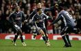 Simão marcou ao Liverpool em Anfield em 2006