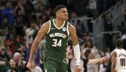 5. Giannis Antetokounmpo, 102 M€ (42,2 M€ + 59,8 M€)