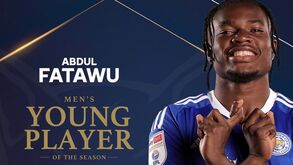 Fatawu escolhido como jovem jogador do ano no Leicester