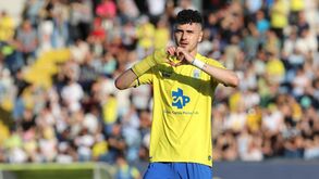 Presidente do Steaua Bucareste não gostou de saber que não podia contratar Rafa Mujica