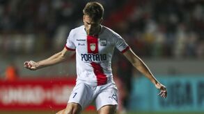 Leandro Antunes à beira do jogo 100 pela União de Leiria