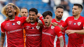 A crónica do Santa Clara-Belenenses, 2-0: Playoff já está e sem espinhas