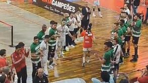Momento de fair-play no voleibol: Sporting fez guarda de honra ao Benfica