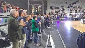 Pinto da Costa e André Villas-Boas reagem às celebrações do Benfica no basquetebol