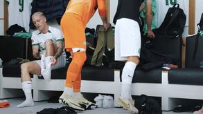 Sporting mostra bastidores do jogo com o Portimonense: da ligadura no joelho de Israel à euforia nas bancadas